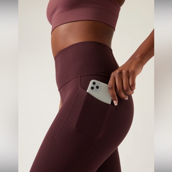 Athleta SALUTATION STASH HIGH RISE LEGGING // Spiced Cabernet #599749 - Picture 2 of 16
